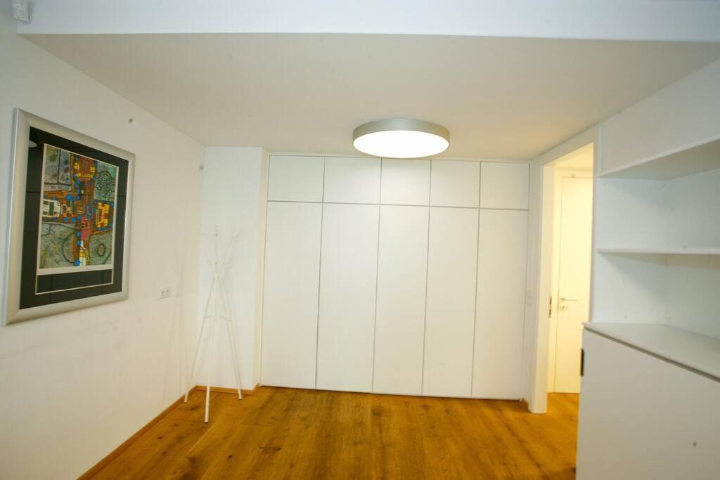 Top Central Apartment On Karlsplatz เวียนนา ภายนอก รูปภาพ
