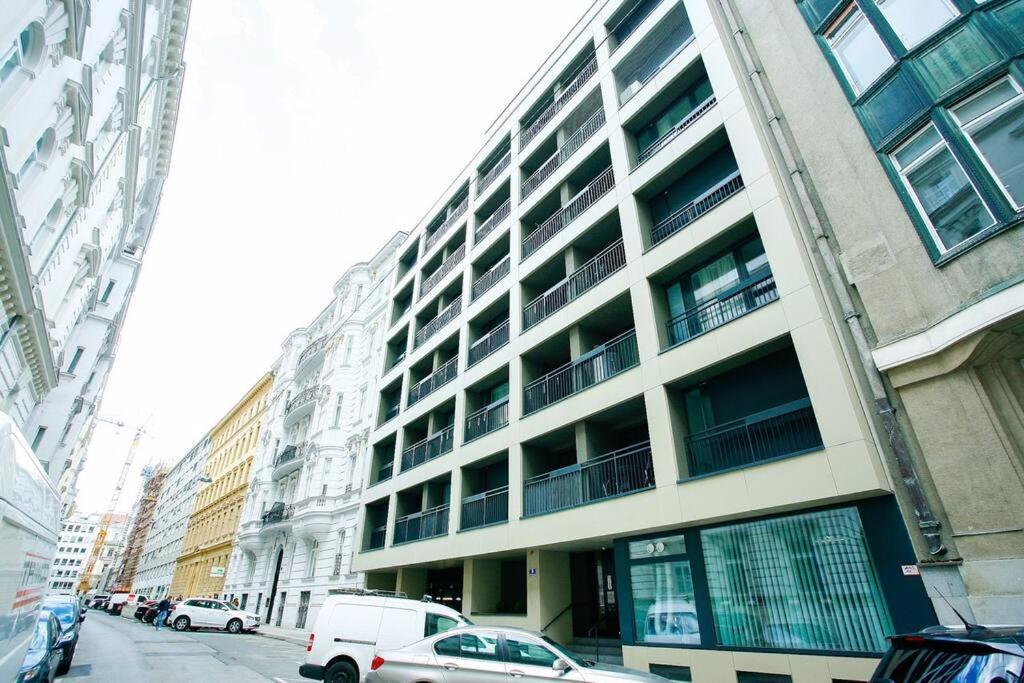 Top Central Apartment On Karlsplatz เวียนนา ภายนอก รูปภาพ